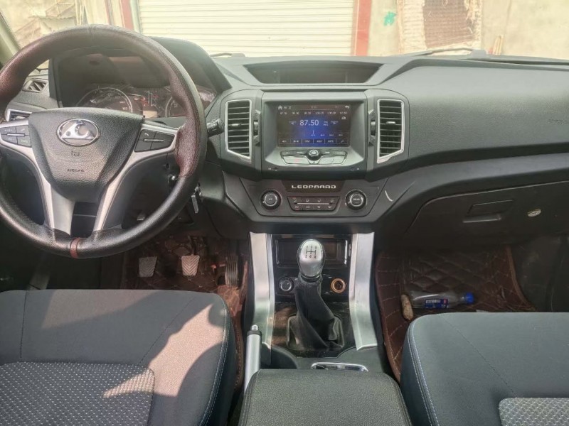成都18年獵豹汽車Q67