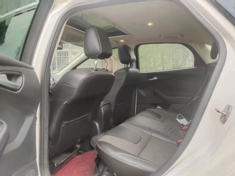 成都13年福特福克斯6