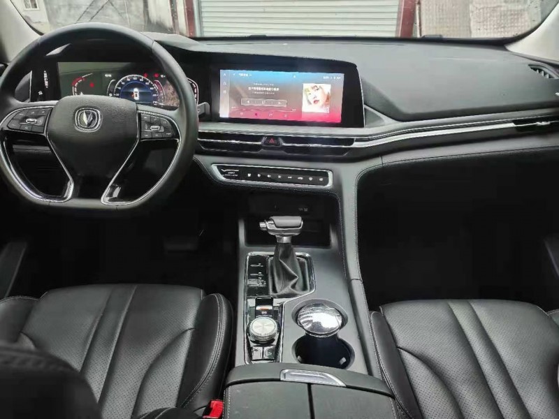 成都20年长安汽车CS753