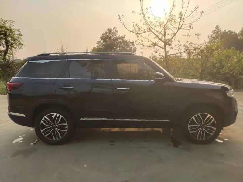 成都20年昌河Q77