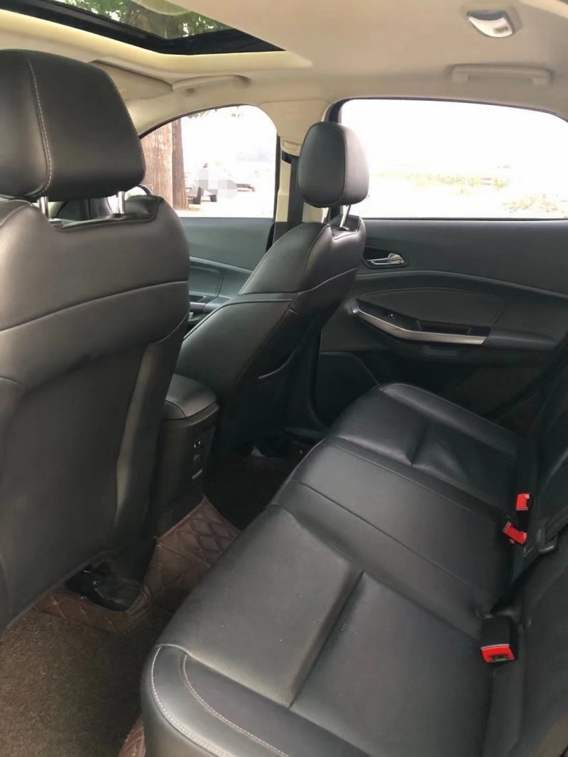 保定16年福特福睿斯2