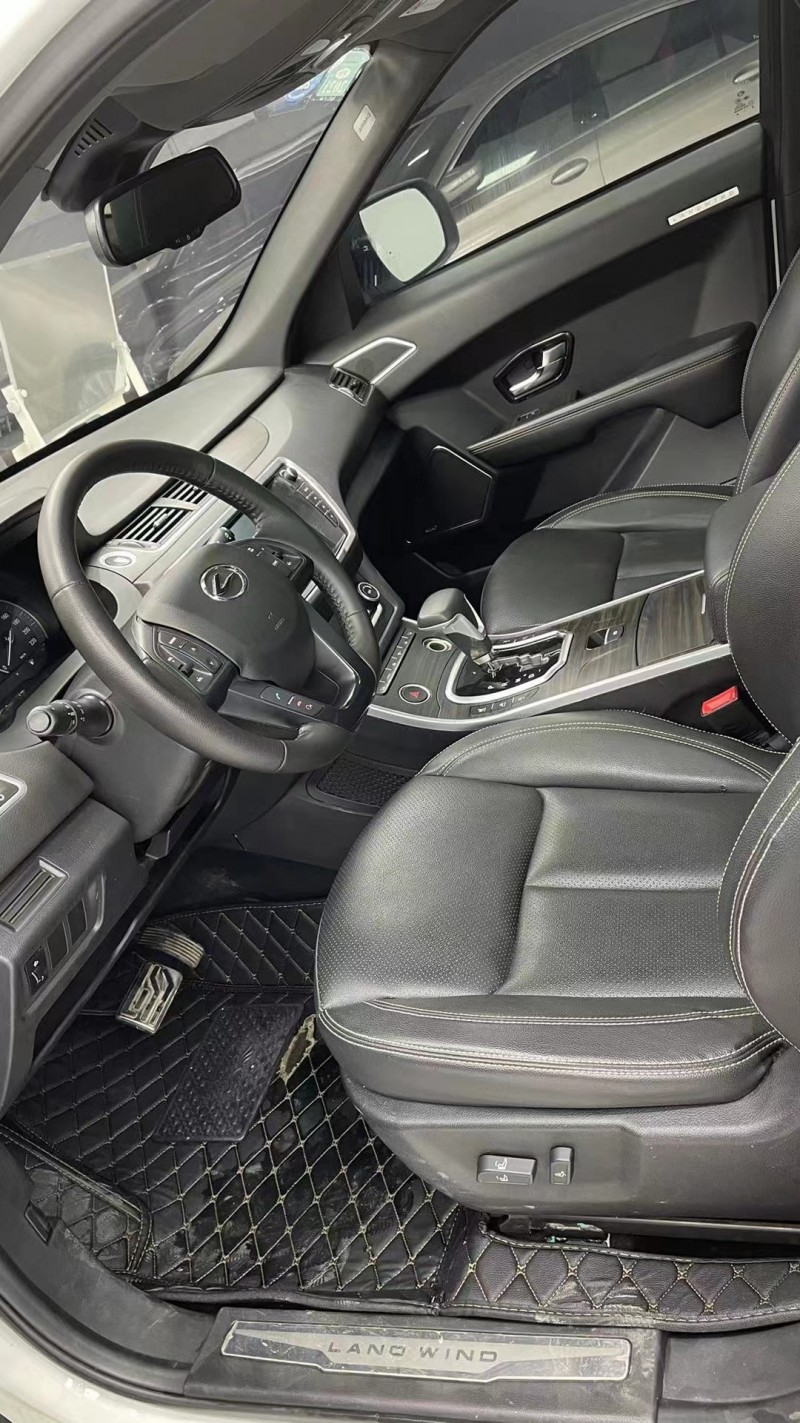 成都19年陆风X76