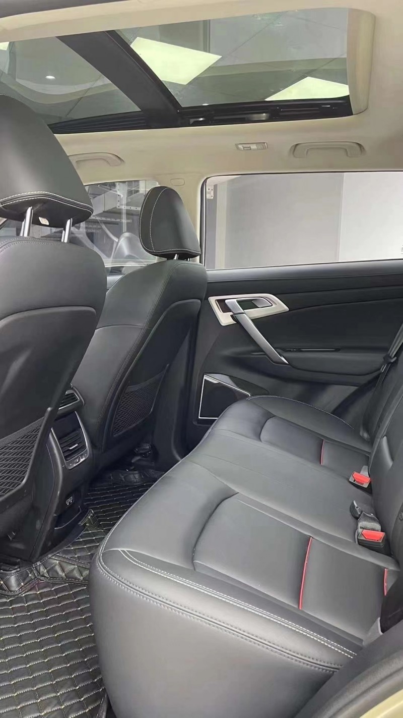 成都19年吉利博越3