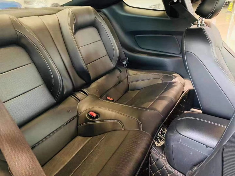 邢台17年福特野马6