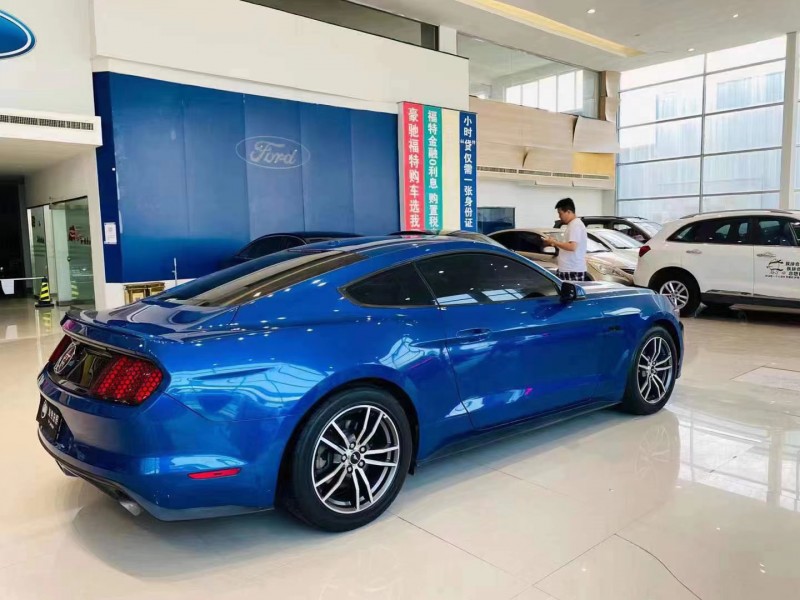 邢台17年福特野马8