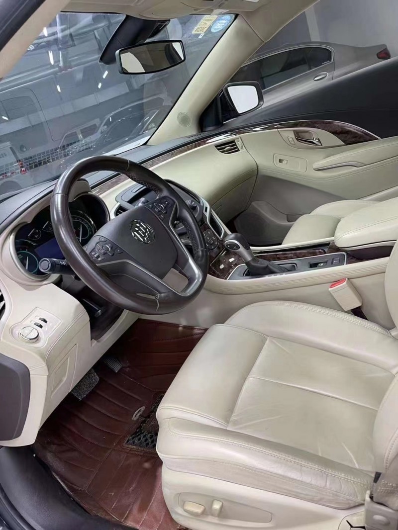 成都16年别克君越6