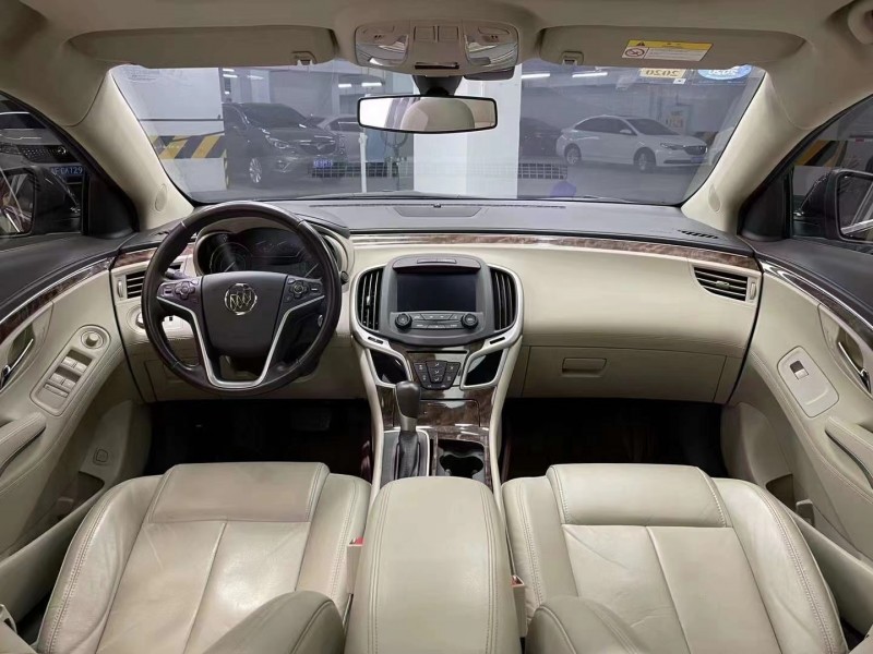 成都16年别克君越5