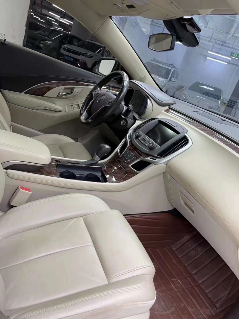 成都16年别克君越4