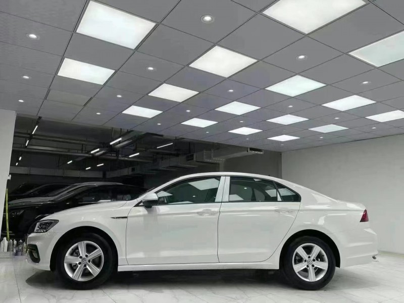 成都20年大众凌渡7