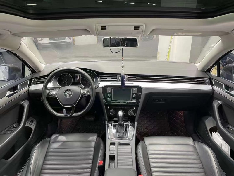 成都17年大众迈腾5