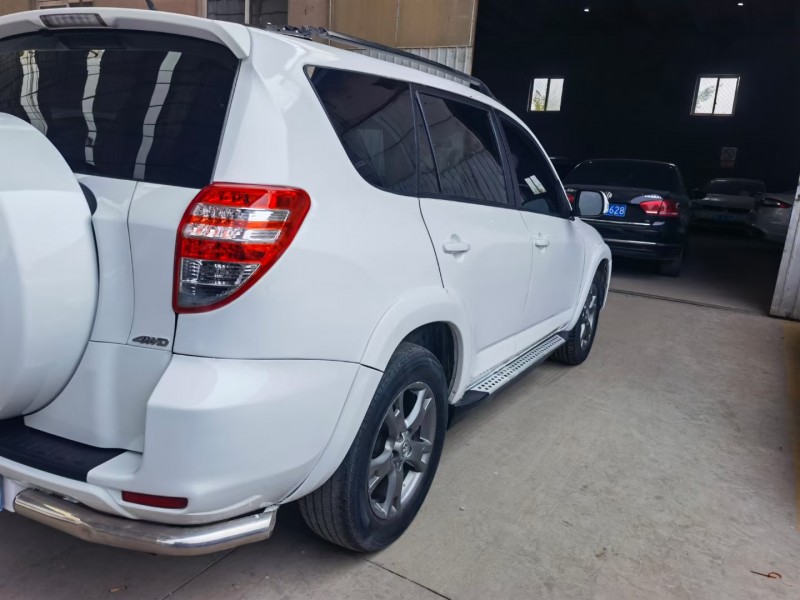 保定12年丰田RAV45