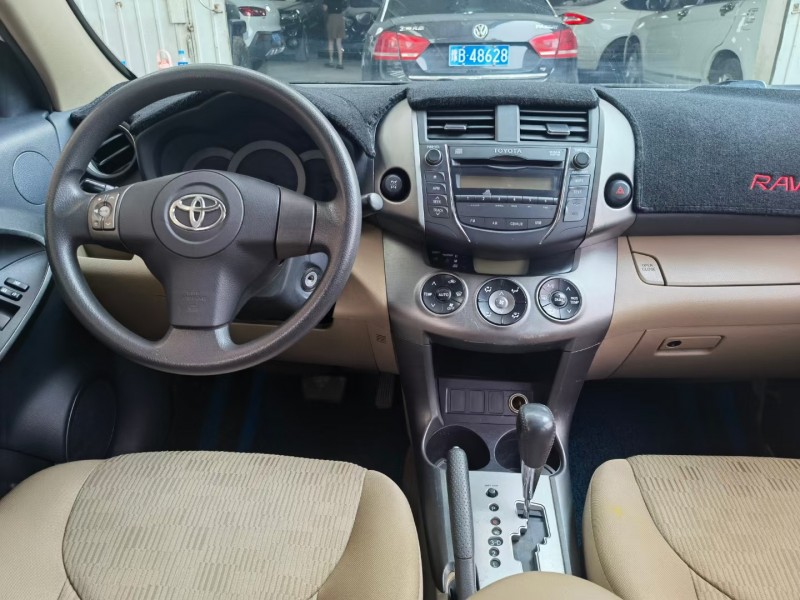 保定12年丰田RAV41
