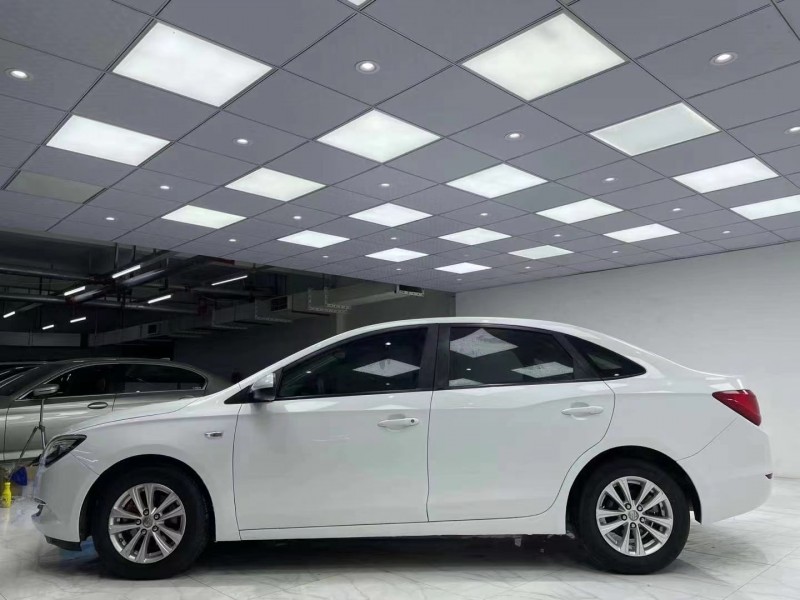 成都16年别克英朗7