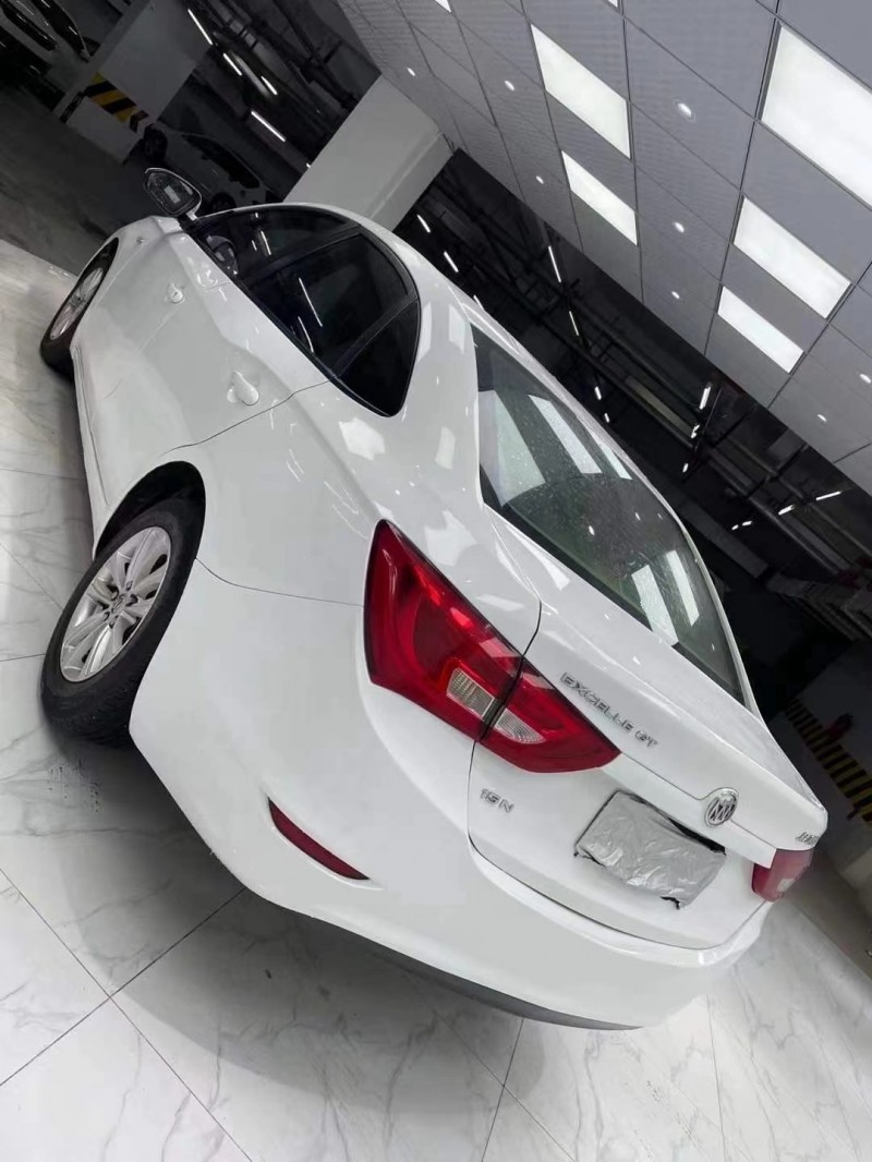 成都16年别克英朗2