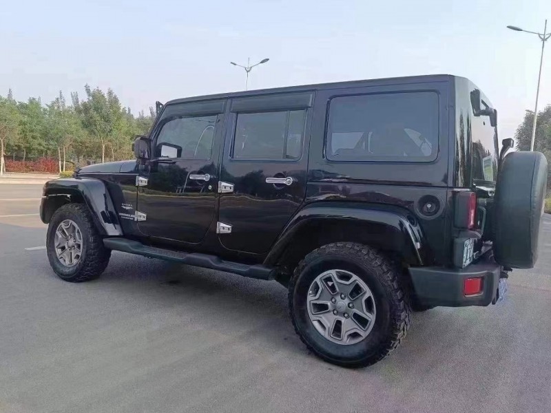 唐山12年Jeep牧馬人3