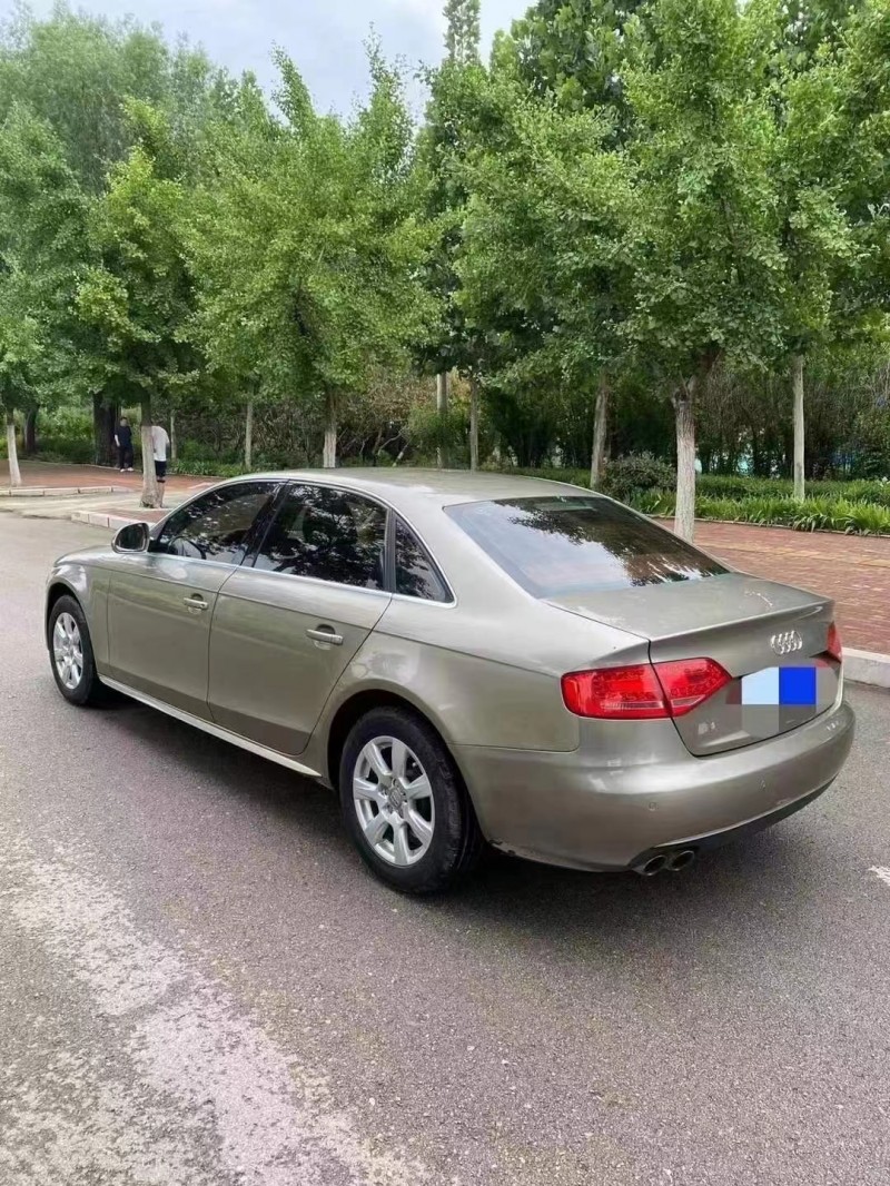 泰安12年奧迪A4L2