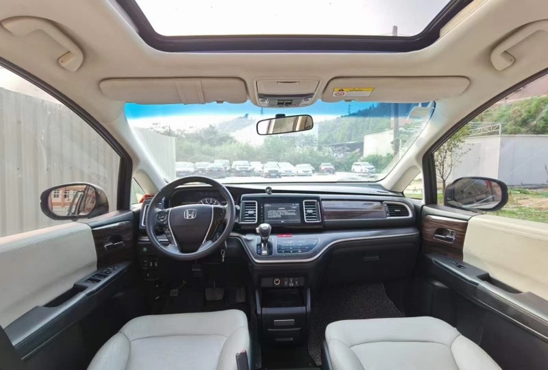 广州17年本田艾力绅5