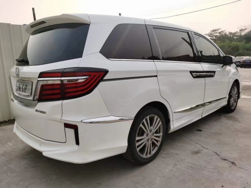 广州17年本田艾力绅9