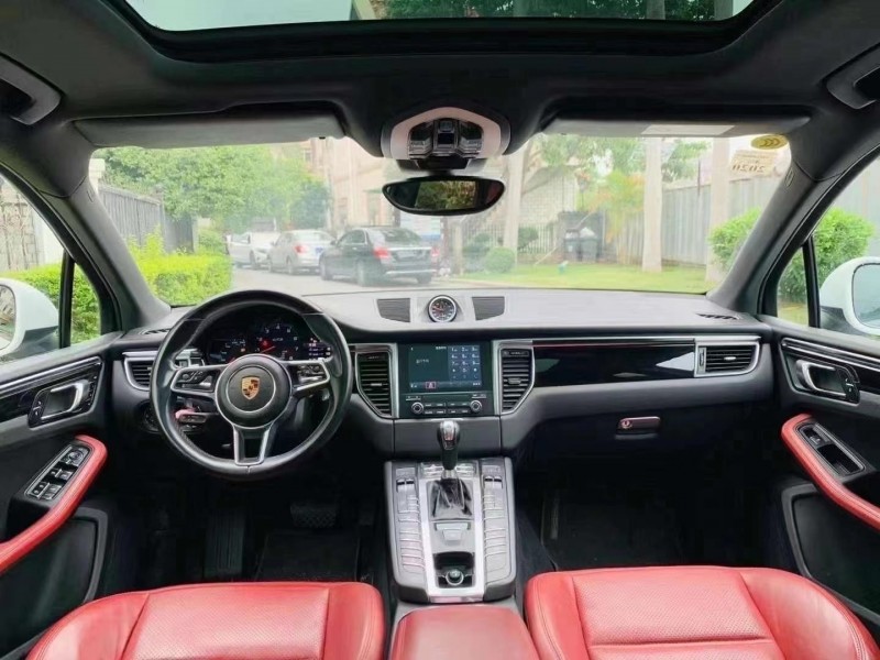 广州16年保时捷Macan4