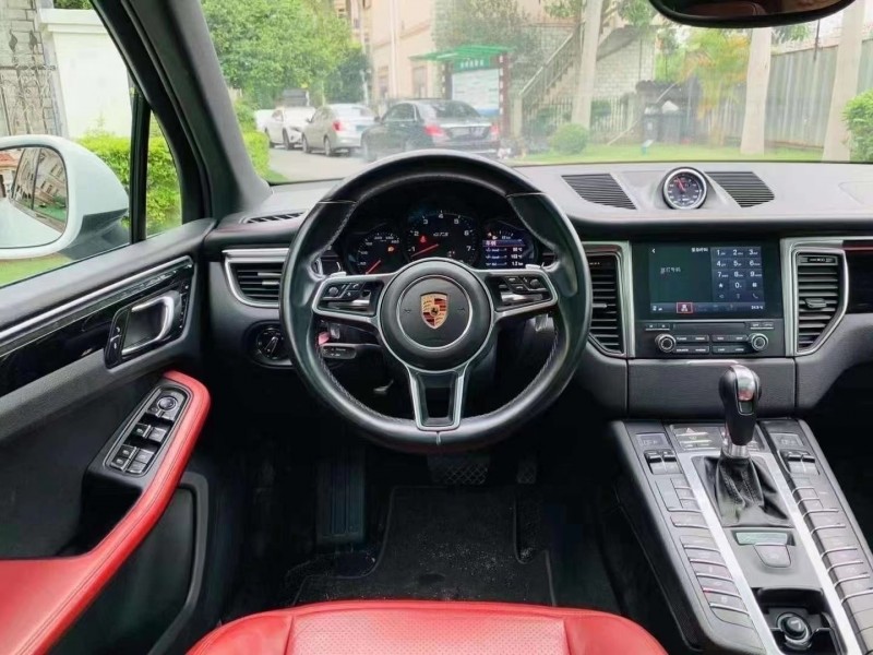 广州16年保时捷Macan8