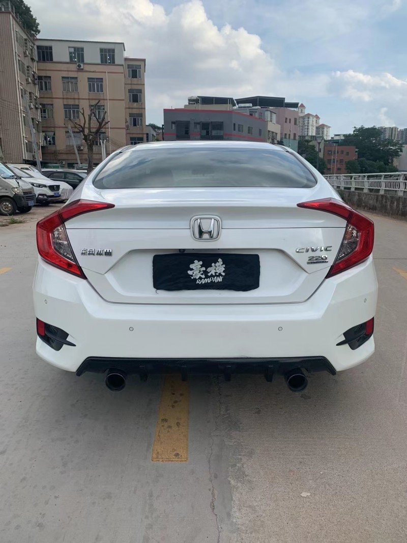 广州17年本田思域7