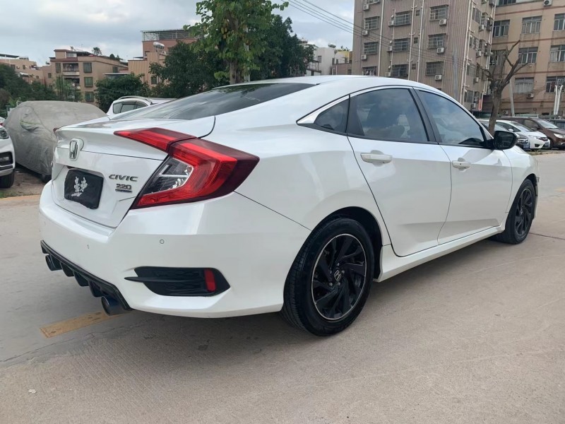 广州17年本田思域8