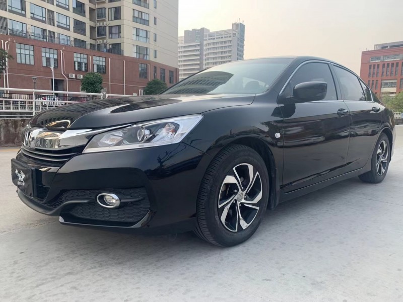 广州17年本田雅阁2