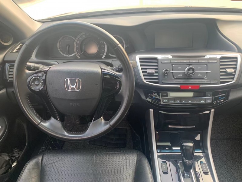 广州17年本田雅阁3