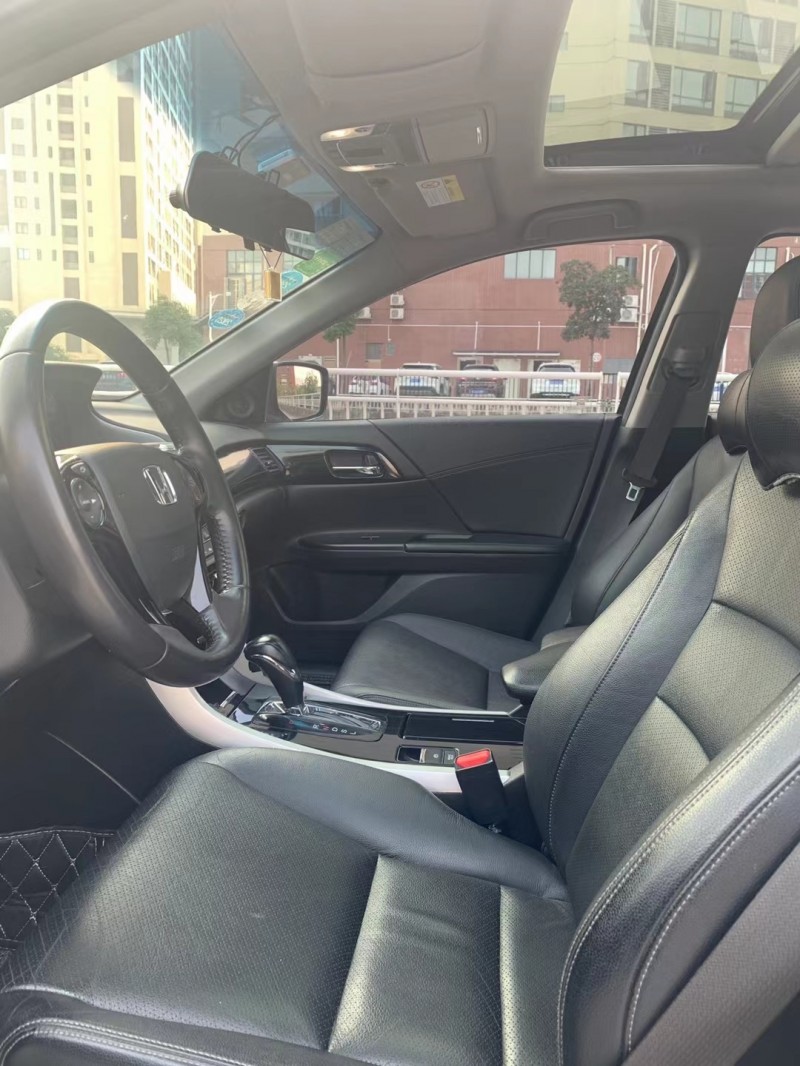 广州17年本田雅阁5