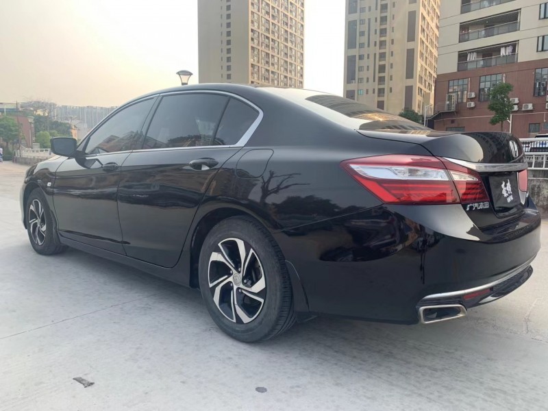 广州17年本田雅阁8
