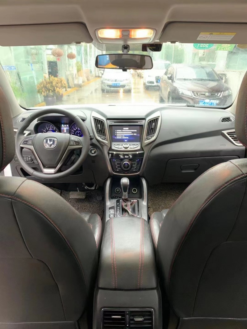 宜昌17年長安汽車CS758