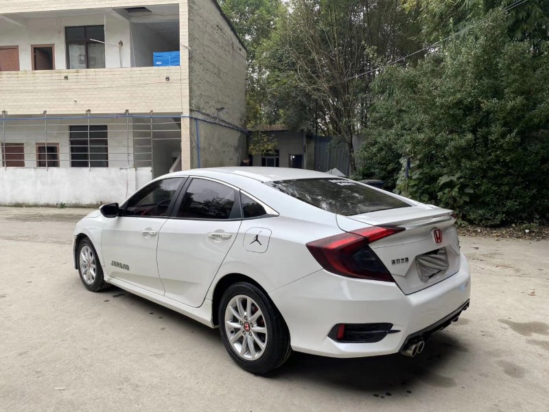 成都17年本田思域8