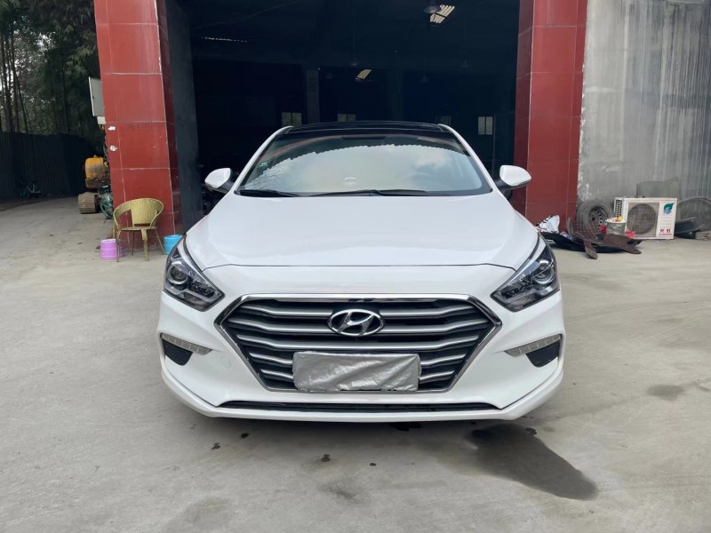 成都17年现代名图1