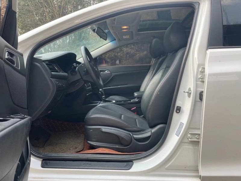 成都17年现代名图6