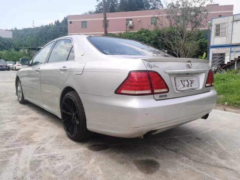 广州06年丰田皇冠7