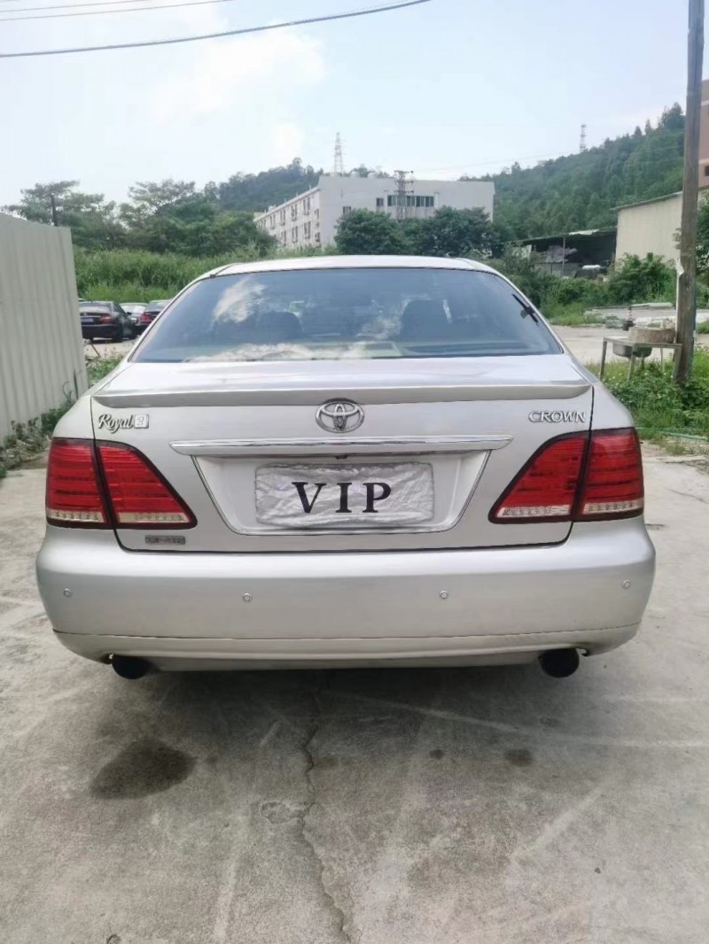 广州06年丰田皇冠8