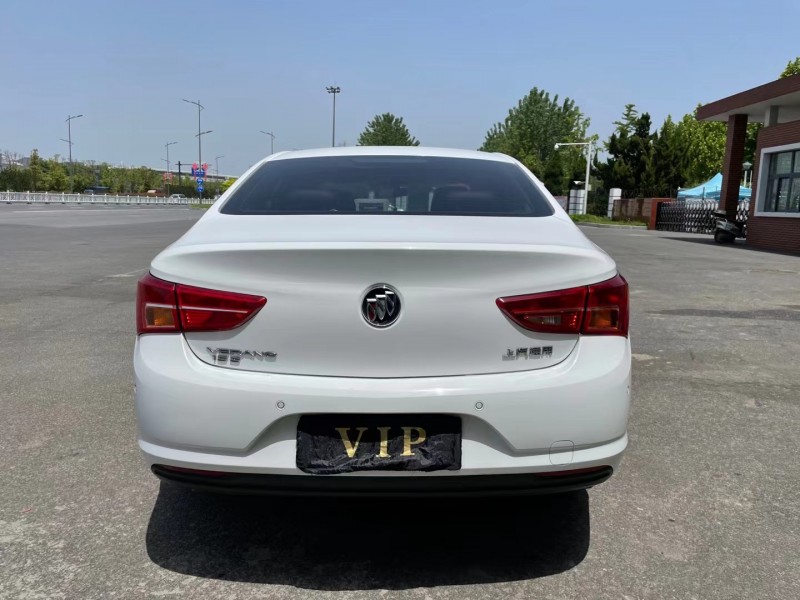 盐城17年别克威朗1