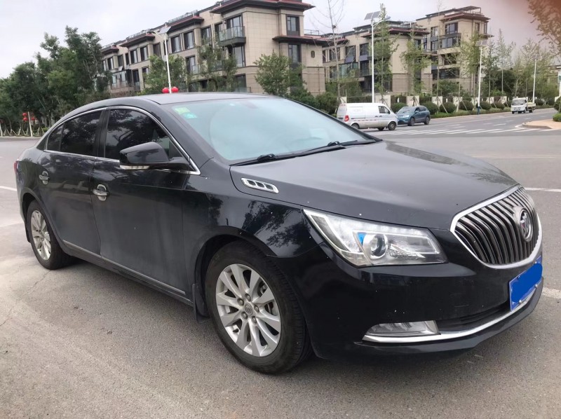 青岛14年别克君越8