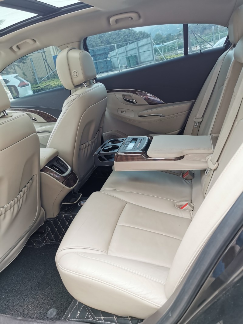 青岛14年别克君越1