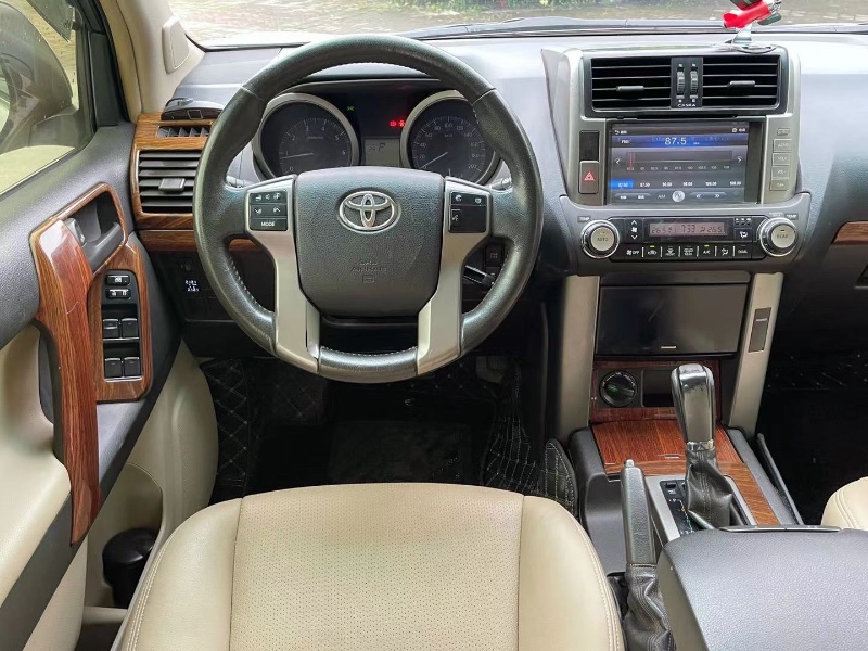 深圳12年丰田普拉多4