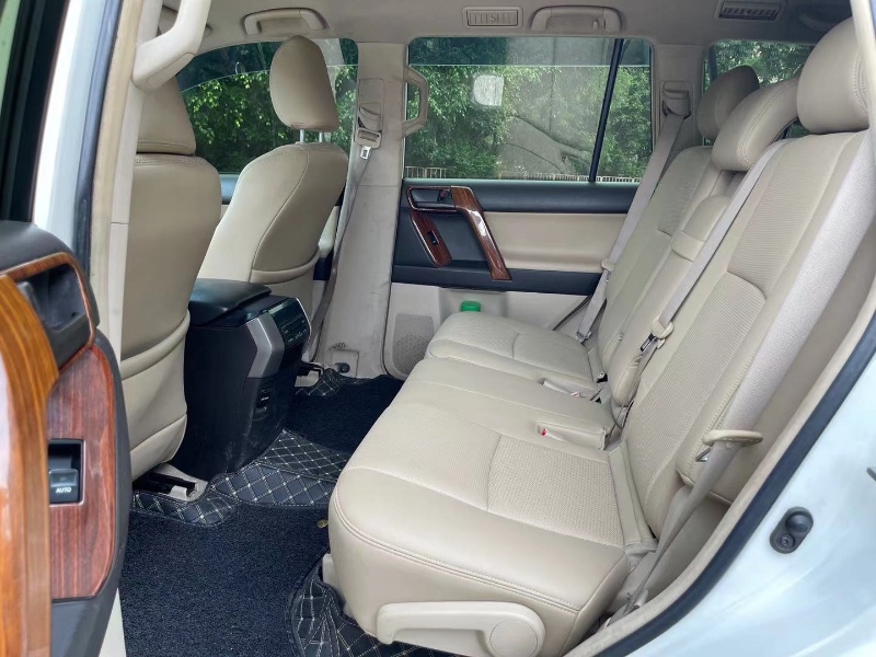 深圳12年丰田普拉多3