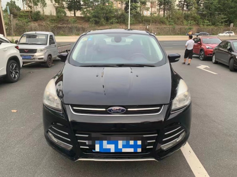 保定13年福特翼虎8