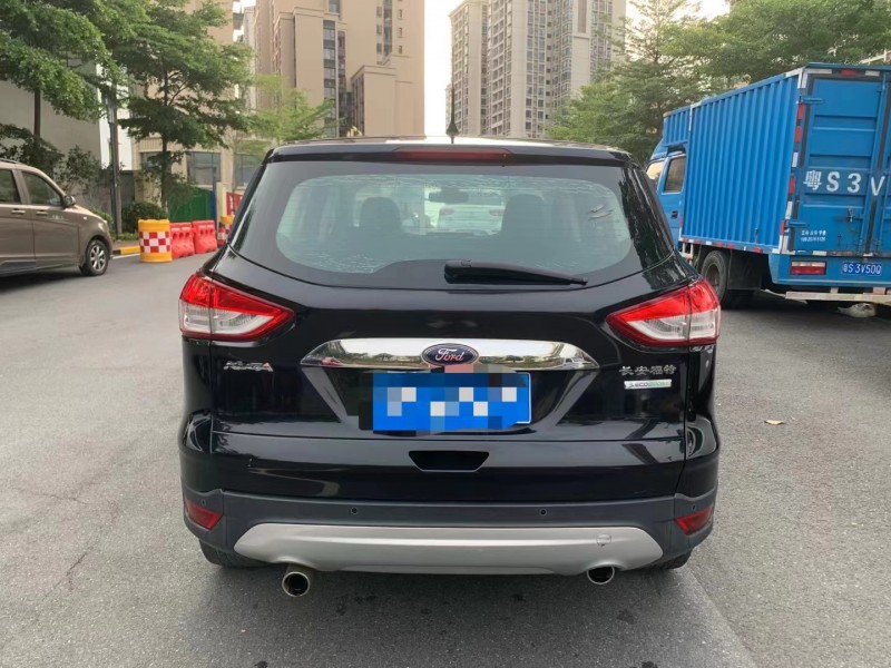 保定13年福特翼虎5