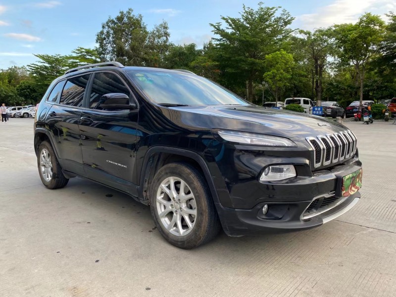 東莞18年Jeep自由光2