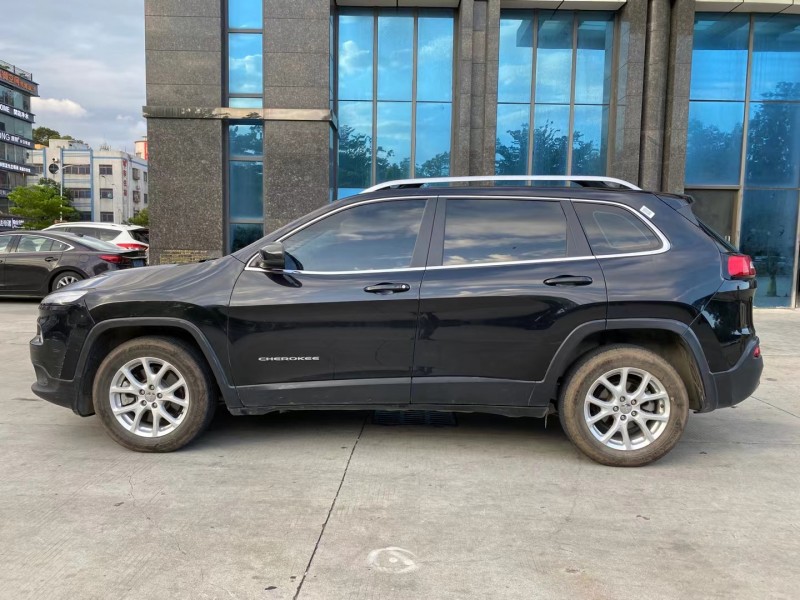 東莞18年Jeep自由光4