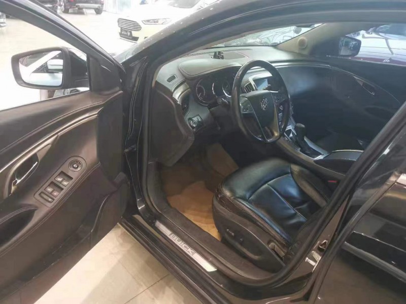 邢台12年别克君越6