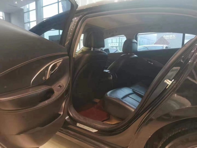 邢台12年别克君越5