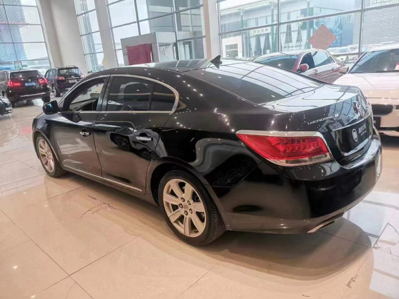 邢台12年别克君越1