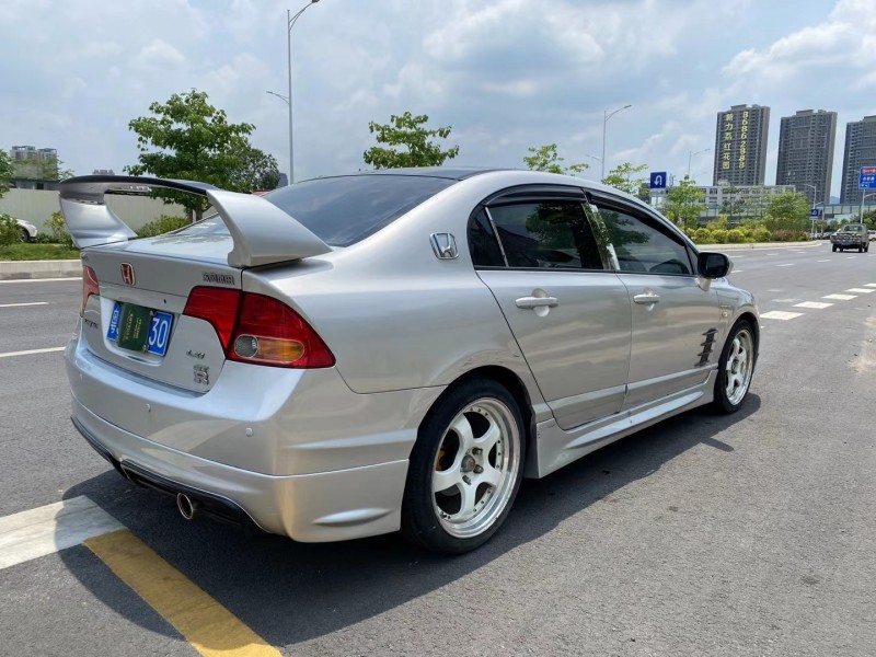 广州11年本田思域8