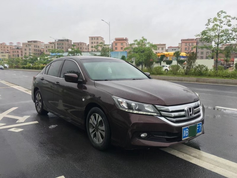 广州14年本田雅阁2